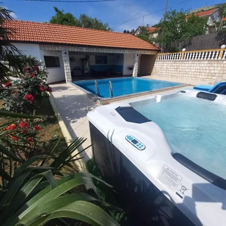 מוסטר Apartment Oaza מראה חיצוני תמונה