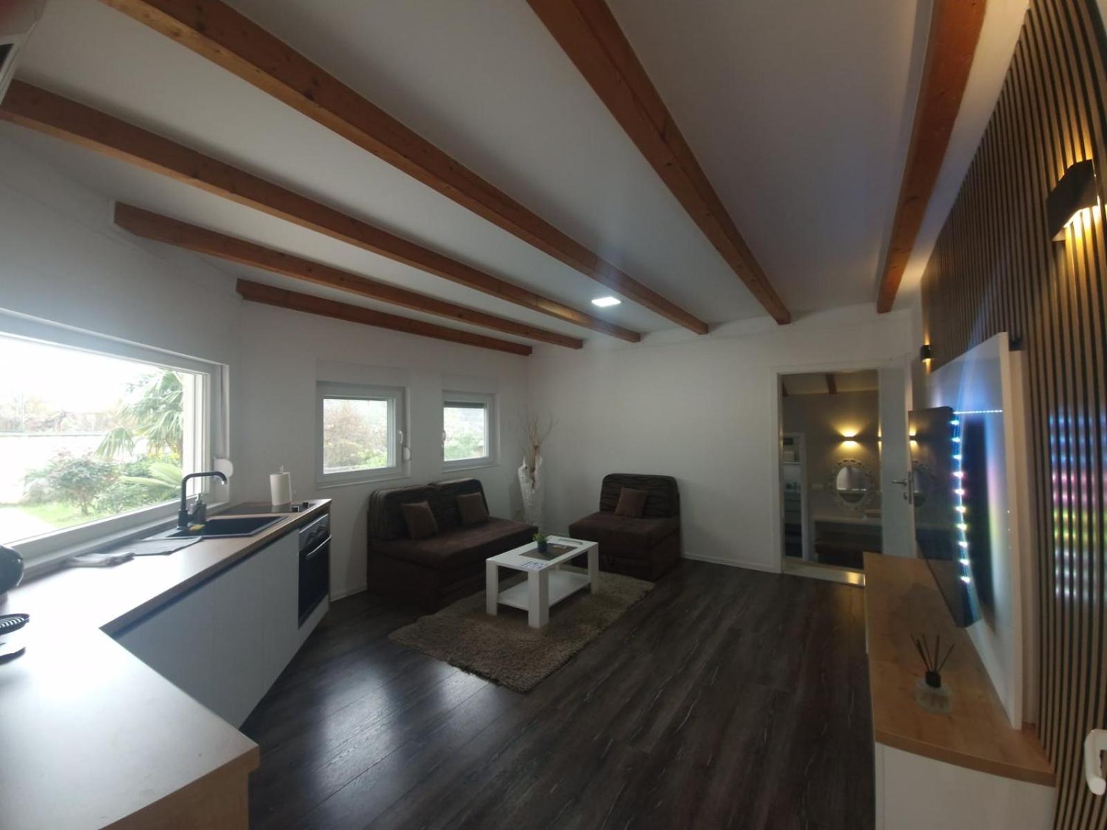 מוסטר Apartment Oaza מראה חיצוני תמונה